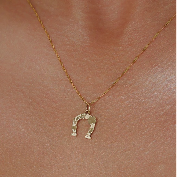 ÖUGIE x DELANEY CHILDS: THE LUCKY NECKLACE - Picture 2 of 6